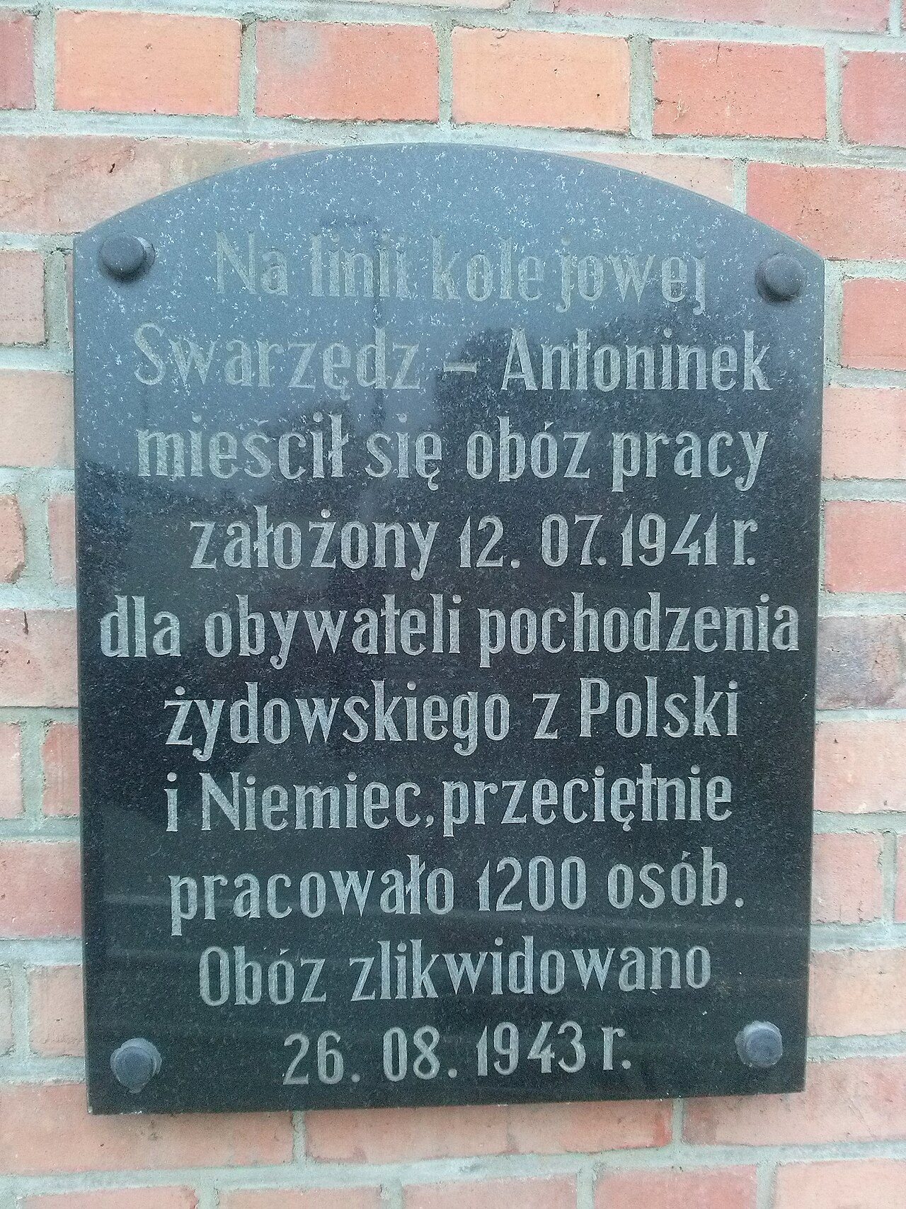 Tablica pamiątkowa obozu pracy 1941-1943