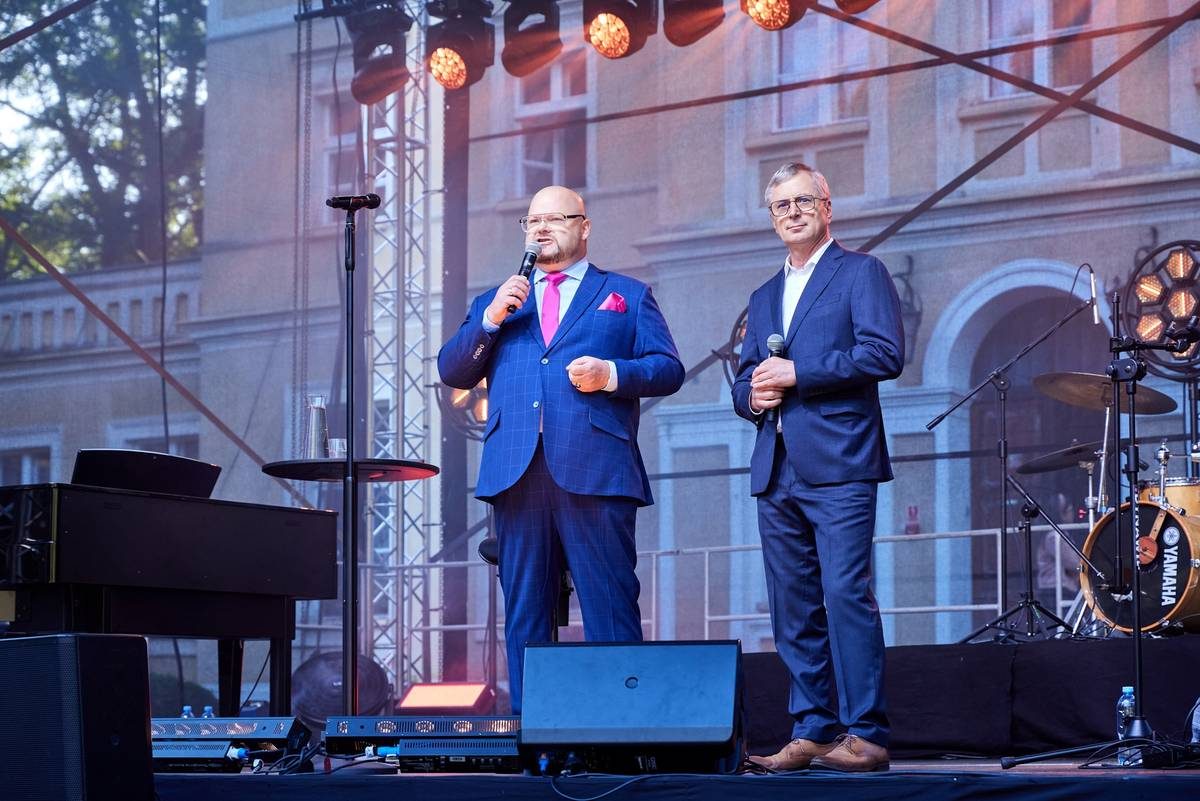 Uzarzewo świętowało 720-lecie z koncertem Sławka Uniatowskiego