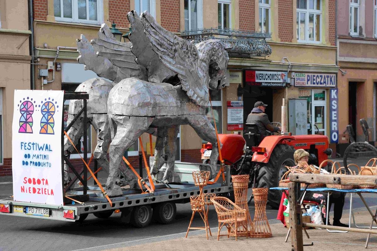 Swarzędzki Rynek zamienił się w pracownię rzemiosła i sztuki
